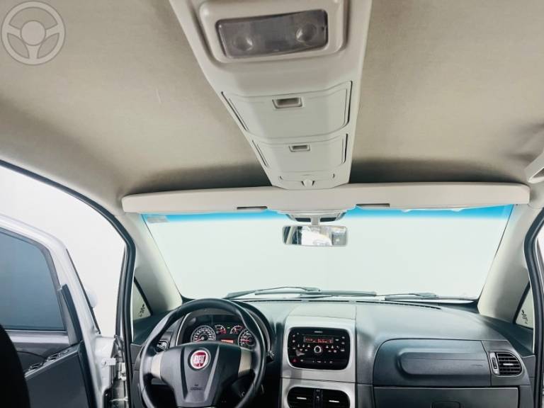 FIAT - IDEA 1.4 MPI ATTRACTIVE 8V FLEX 4P MANUAL - 2013/2014 - PRATA - R$ 40.900,00