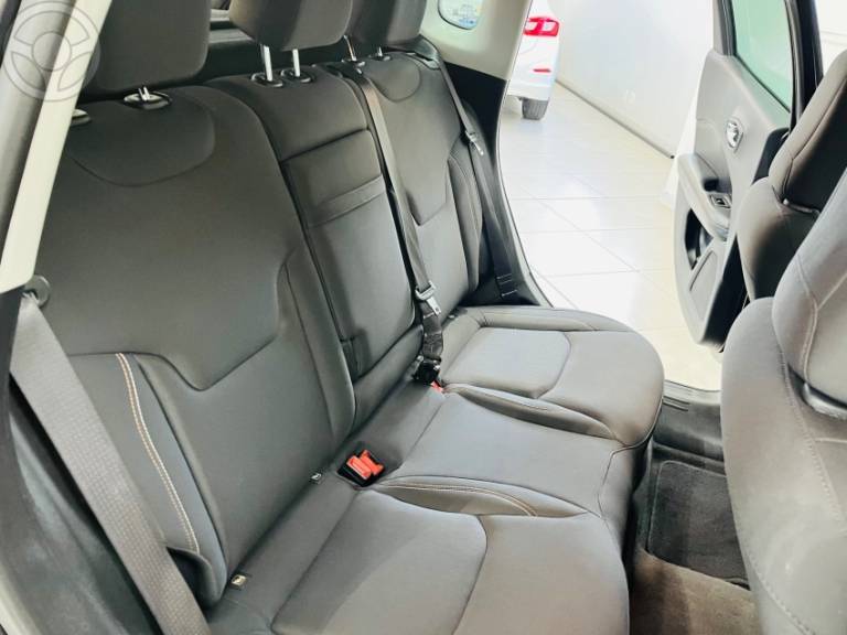 JEEP - COMPASS 2.0 16V FLEX SPORT AUTOMÁTICO - 2018/2019 - PRETA - R$ 96.900,00