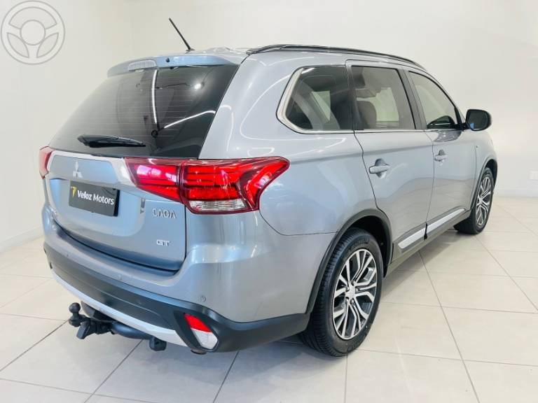 MITSUBISHI - OUTLANDER 3.0 GT 4X4 V6 24V 4P AUTOMÁTICO - 2015/2016 - PRATA - R$ 106.000,00