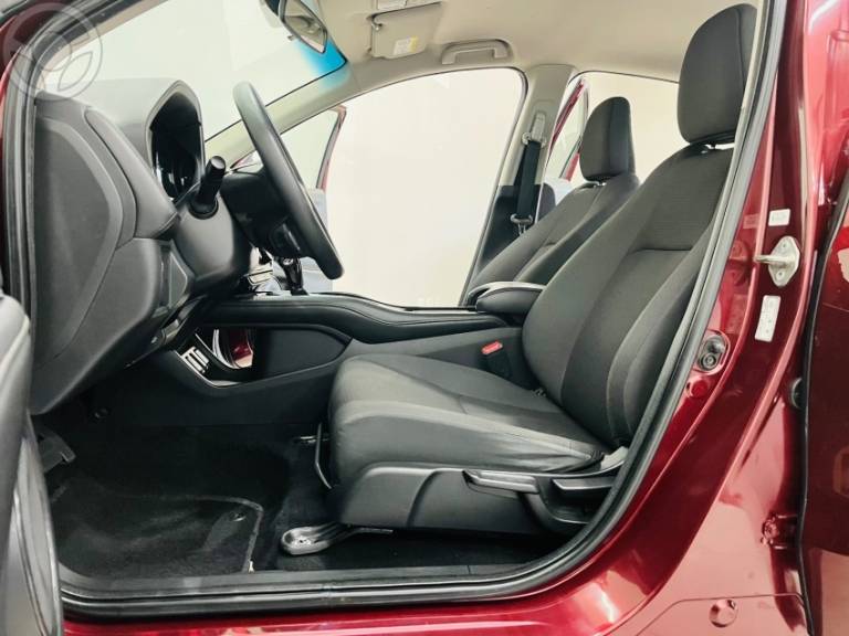 HONDA - HR-V 1.8 16V FLEX LX 4P AUTOMÁTICO - 2018/2019 - VERMELHA - R$ 99.990,00