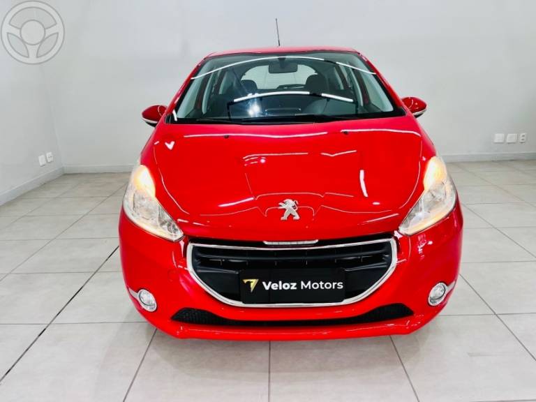 PEUGEOT - 208 1.5 ACTIVE 8V FLEX 4P MANUAL - 2013/2014 - VERMELHA - R$ 39.900,00