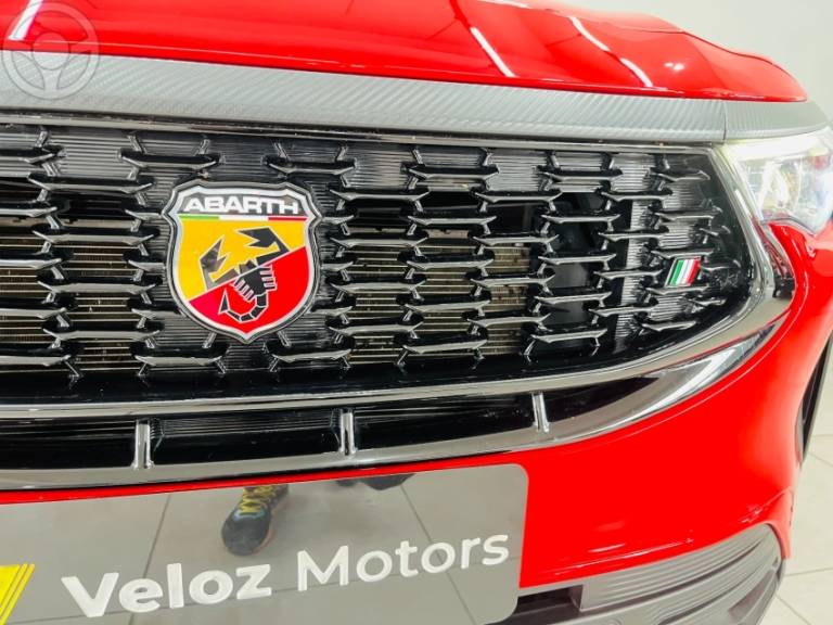 FIAT - FASTBACK 1.3 ABARTH 270 TURBO FLEX 4P AUTOMÁTICO - 2024/2024 - VERMELHA - R$ 144.990,00