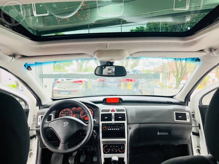 PEUGEOT - 307 1.6 PRESENCE PACK 16V FLEX 4P MANUAL - 2010/2011 - BRANCA - R$ 31.500,00