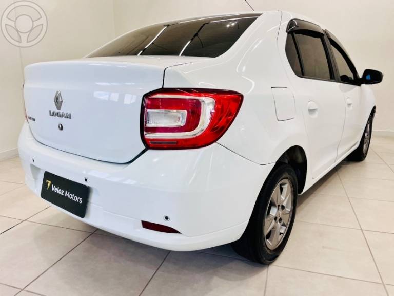 RENAULT - LOGAN 1.0 EXPRESSION 12V FLEX 4P MANUAL - 2018/2019 - BRANCA - R$ 43.900,00