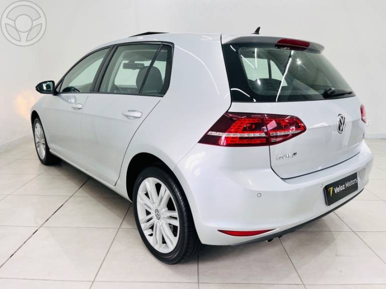VOLKSWAGEN - GOLF 1.4 TSI HIGHLINE 16V 4P AUTOMÁTICO - 2013/2014 - PRATA - R$ 81.500,00