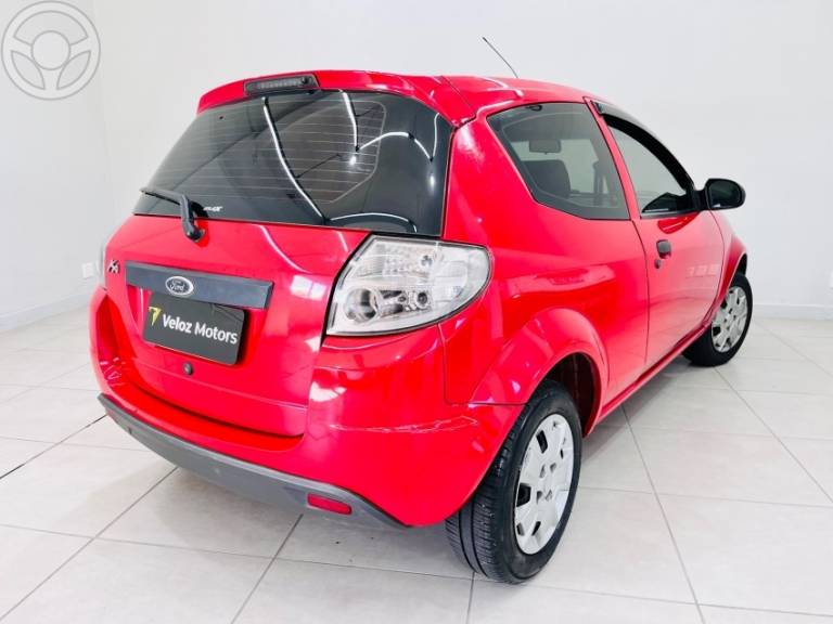 FORD - KA 1.0 MPI 8V FLEX 2P MANUAL - 2012/2013 - VERMELHA - R$ 27.900,00