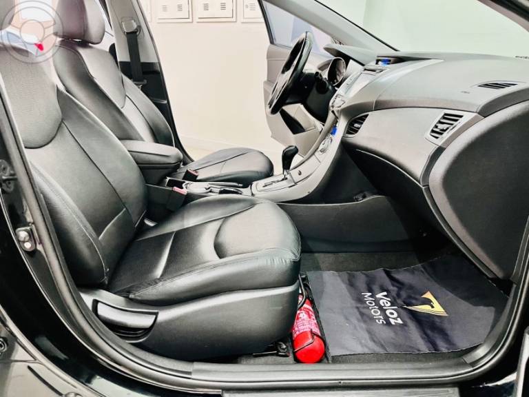 HYUNDAI - ELANTRA 2.0 GLS 16V FLEX 4P AUTOMÁTICO - 2012/2013 - PRETA - R$ 63.900,00