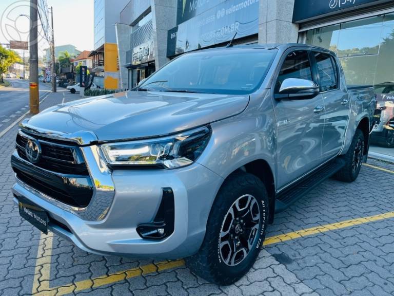 TOYOTA - HILUX 2.8 SRX PLUS 4X4 CD TURBO DIESEL 4P AUTOMÁTICO - 2021/2021 - PRATA - R$ 244.990,00