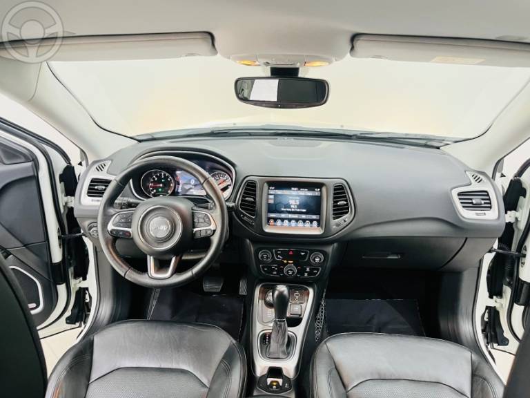 JEEP - COMPASS 2.0 16V DIESEL LONGITUDE 4X4 AUTOMÁTICO - 2018/2019 - BRANCA - R$ 124.990,00