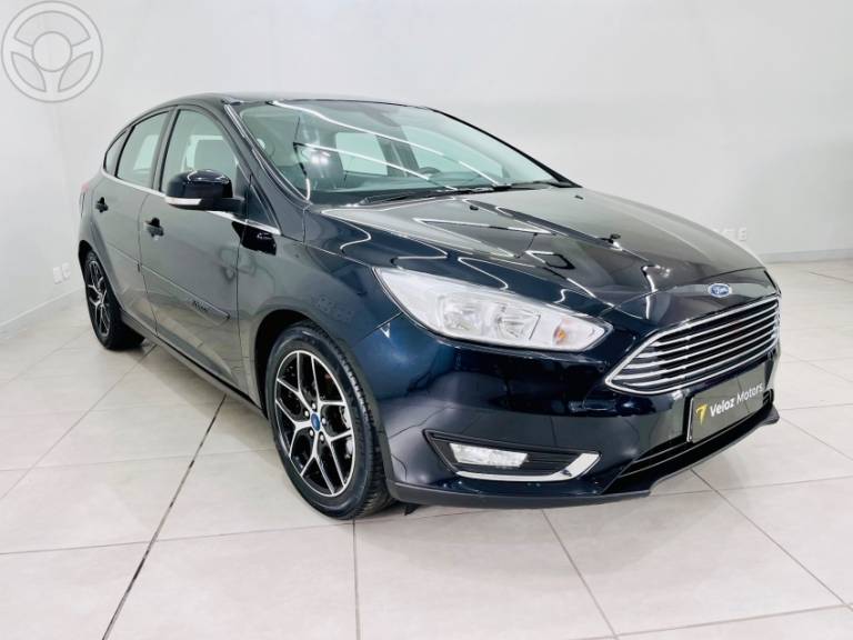 FORD - FOCUS 2.0 TITANIUM HATCH 16V FLEX 4P AUTOMÁTICO - 2015/2016 - PRETA - R$ 65.900,00