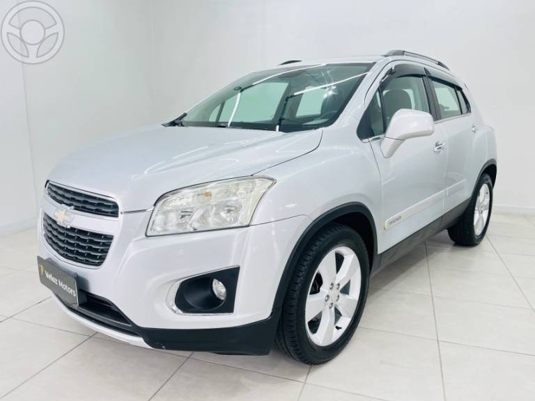 CHEVROLET - TRACKER 1.8 MPFI LTZ 4X2 16V FLEX 4P AUTOMÁTICO - 2015/2015 - PRATA - R$ 69.990,00
