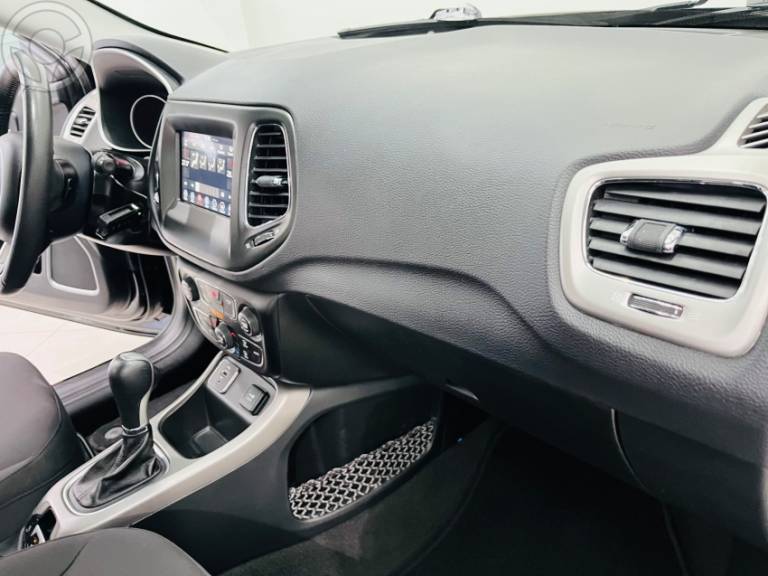 JEEP - COMPASS 2.0 16V FLEX SPORT AUTOMÁTICO - 2018/2019 - PRETA - R$ 89.900,00