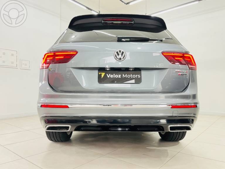 VOLKSWAGEN - TIGUAN 2.0 TSI R-LINE 16V TURBO 4P TIPTRONIC - 2020/2020 - CINZA - R$ 174.990,00