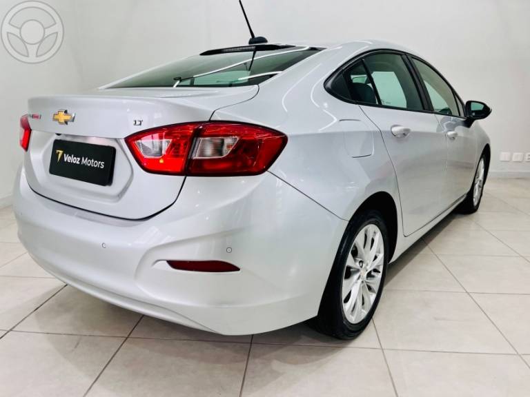 CHEVROLET - CRUZE 1.4 TURBO LT 16V FLEX 4P AUTOMÁTICO - 2018/2018 - PRATA - R$ 86.990,00