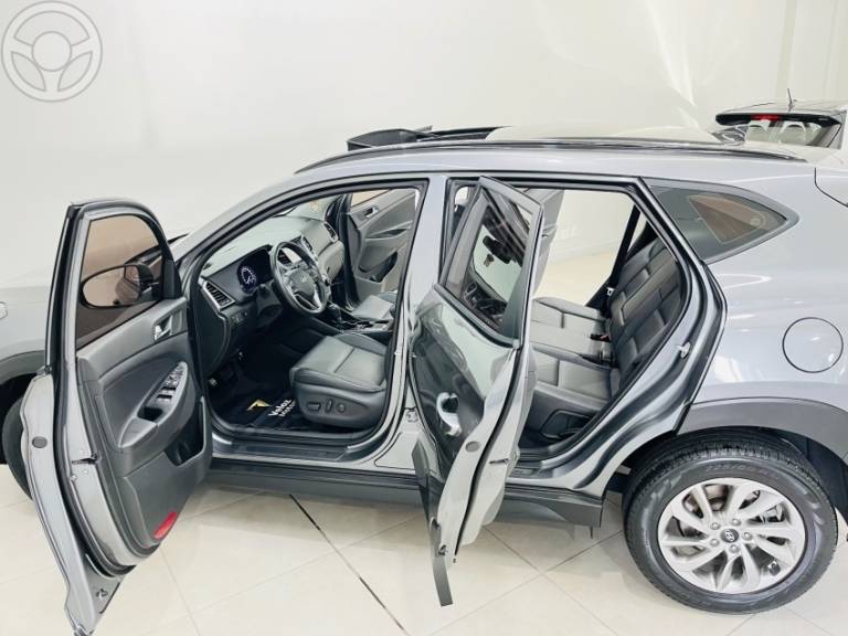 HYUNDAI - TUCSON 1.6 16V T-GDI GLS ECOSHIFT - 2018/2019 - CINZA - R$ 112.900,00