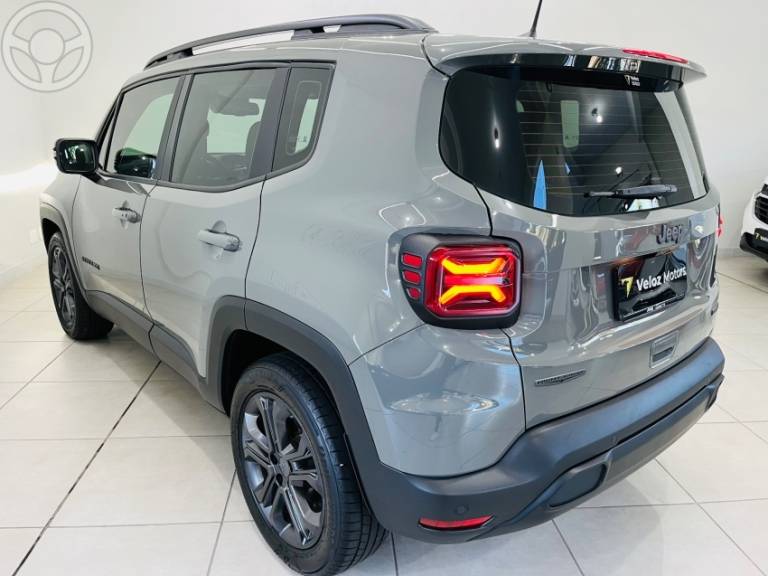 JEEP - RENEGADE 1.3 16V NIGHT EAGLE T270 TURBO FLEX 4P AUTOMÁTICO - 2024/2025 - CINZA - R$ 148.990,00