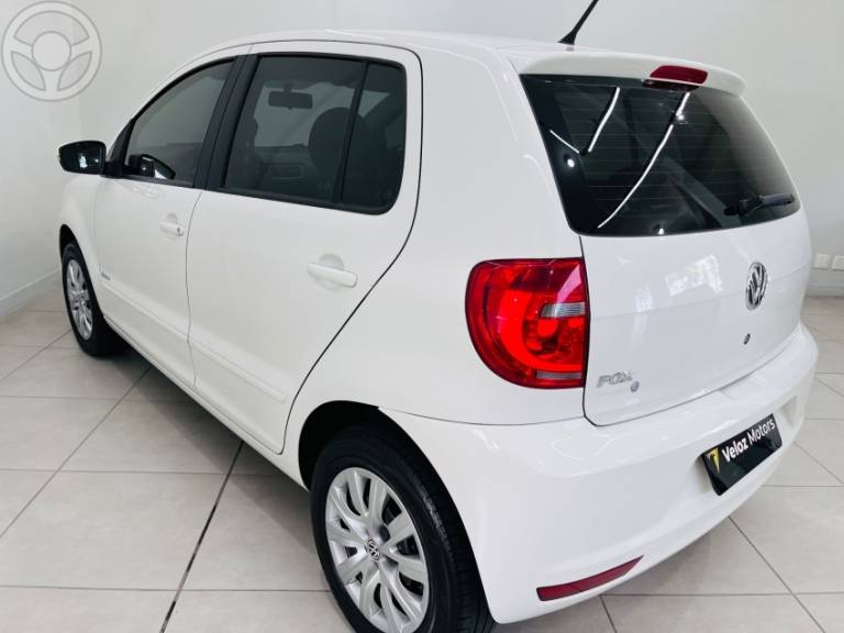VOLKSWAGEN - FOX 1.0 MI TREND 8V FLEX 4P MANUAL - 2013/2013 - BRANCA - R$ 38.500,00