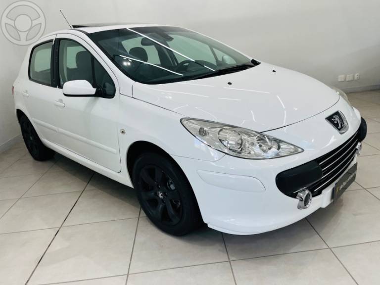 PEUGEOT - 307 2.0 PREMIUM 16V FLEX 4P AUTOMÁTICO - 2011/2012 - BRANCA - R$ 29.990,00