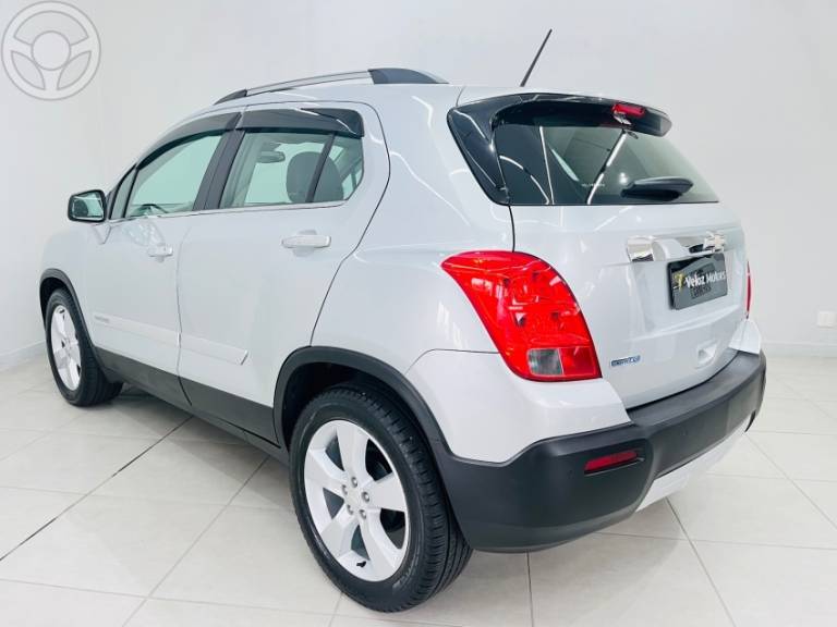 CHEVROLET - TRACKER 1.8 MPFI LTZ 4X2 16V FLEX 4P AUTOMÁTICO - 2015/2015 - PRATA - R$ 69.990,00