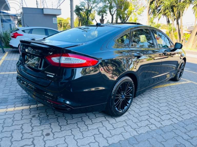 FORD - FUSION 2.0 TITANIUM FWD 16V 4P AUTOMÁTICO - 2014/2015 - PRETA - R$ 79.990,00