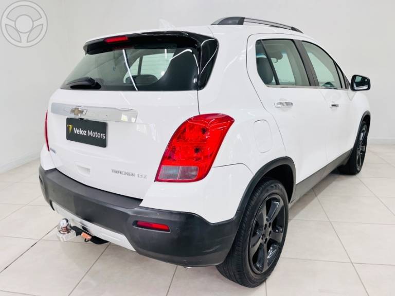 CHEVROLET - TRACKER 1.8 MPFI LTZ 4X2 16V FLEX 4P AUTOMÁTICO - 2014/2015 - BRANCA - R$ 74.990,00