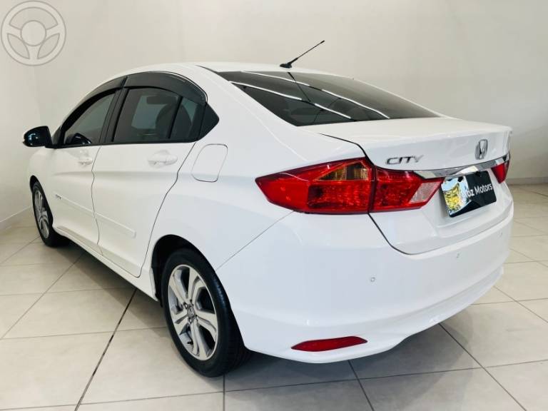 HONDA - CITY 1.5 LX 16V FLEX 4P AUTOMÁTICO - 2014/2015 - BRANCA - R$ 67.500,00