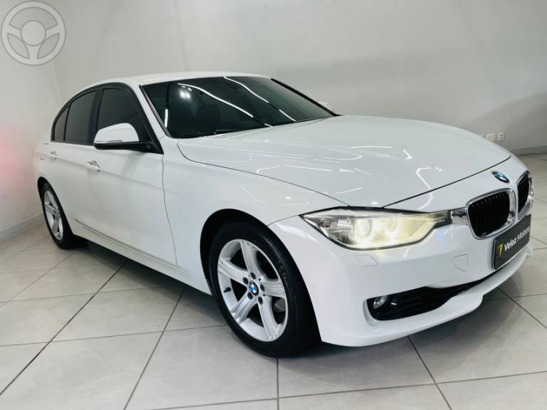 BMW - 320I 2.0 16V TURBO 4P AUTOMÁTICO - 2013/2014 - BRANCA - R$ 94.999,00