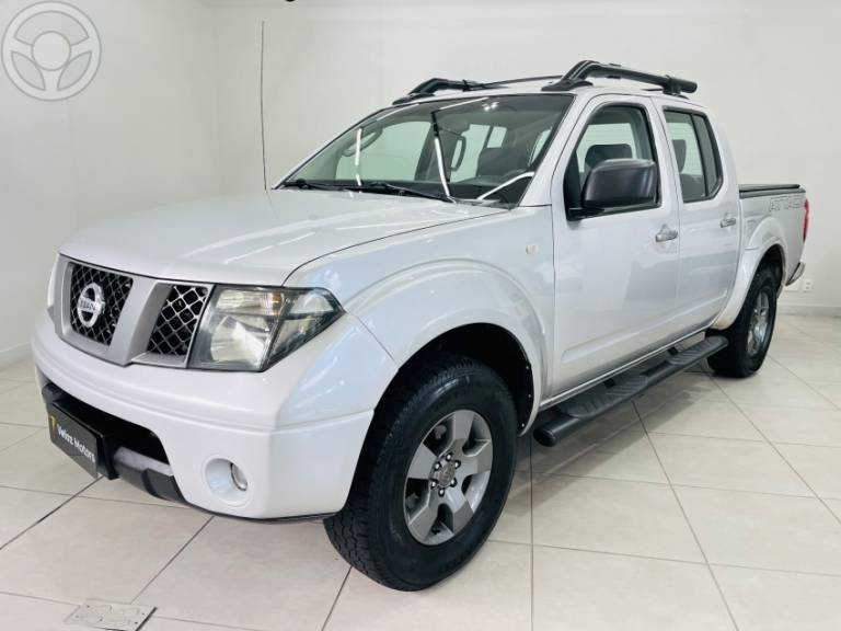 NISSAN - FRONTIER 2.5 LE ATTACK 4X4 CD TURBO ELETRONIC DIESEL 4P AUTOMÁTICO - 2011/2012 - PRATA - R$ 85.900,00