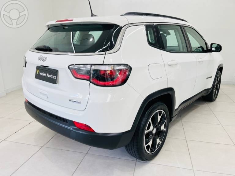 JEEP - COMPASS 2.0 16V FLEX LONGITUDE AUTOMÁTICO - 2018/2019 - BRANCA - R$ 95.900,00
