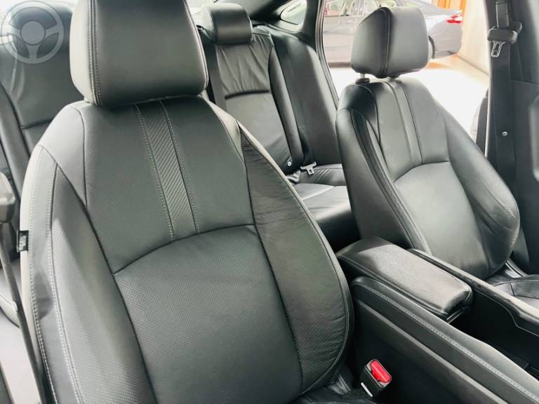 HONDA - CIVIC 2.0 16V FLEXONE EXL 4P CVT - 2018/2018 - BRANCA - R$ 114.999,00