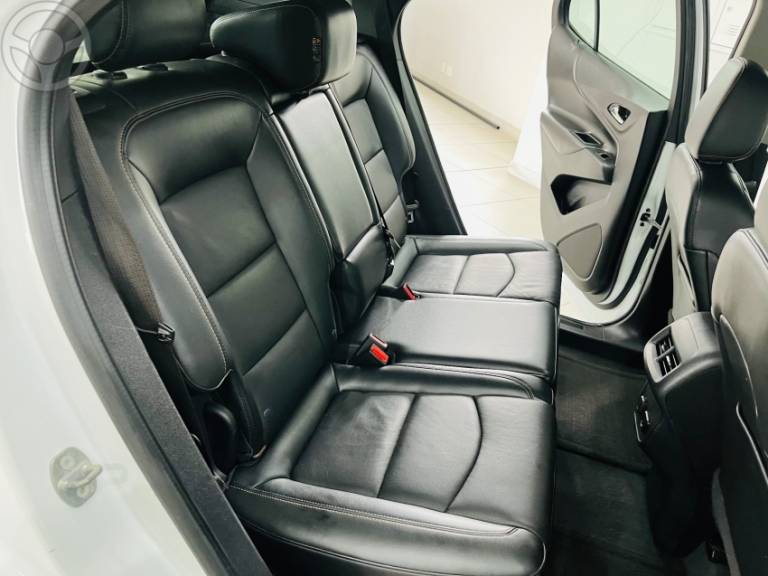 CHEVROLET - EQUINOX 2.0 16V TURBO LT AUTOMÁTICO - 2017/2018 - BRANCA - R$ 102.900,00