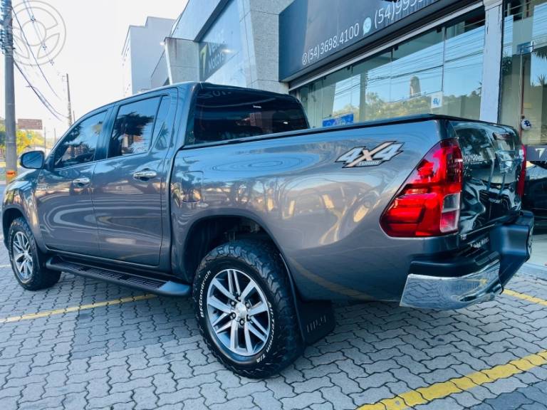 TOYOTA - HILUX 2.8 SRV 4X4 CD 16V DIESEL 4P AUTOMÁTICO - 2020/2020 - CINZA - R$ 205.000,00