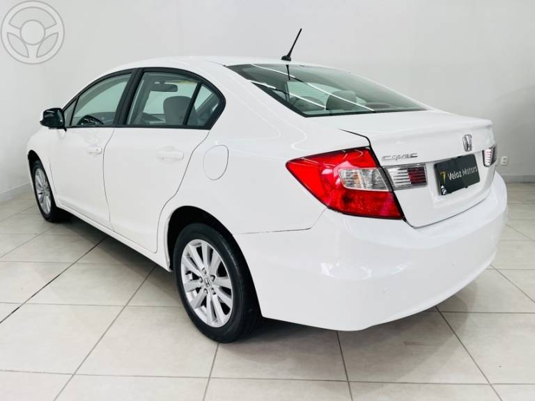 HONDA - CIVIC 1.8 LXS 16V FLEX 4P AUTOMÁTICO - 2012/2013 - BRANCA - R$ 69.900,00