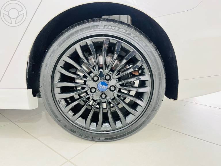 FORD - FUSION 2.0 TITANIUM AWD 16V 4P AUTOMÁTICO - 2016/2017 - BRANCA - R$ 104.900,00