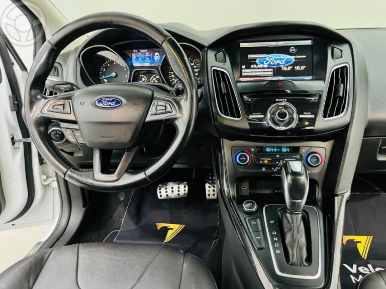 FORD - FOCUS 2.0 TITANIUM PLUS 16V FLEX 4P AUTOMÁTICO - 2015/2016 - BRANCA - R$ 74.500,00