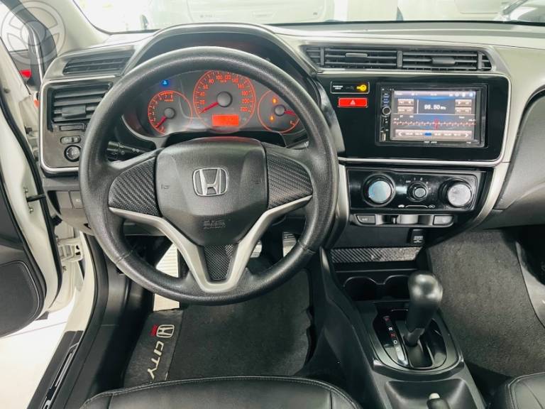 HONDA - CITY 1.5 LX 16V FLEX 4P AUTOMÁTICO - 2014/2015 - BRANCA - R$ 67.500,00