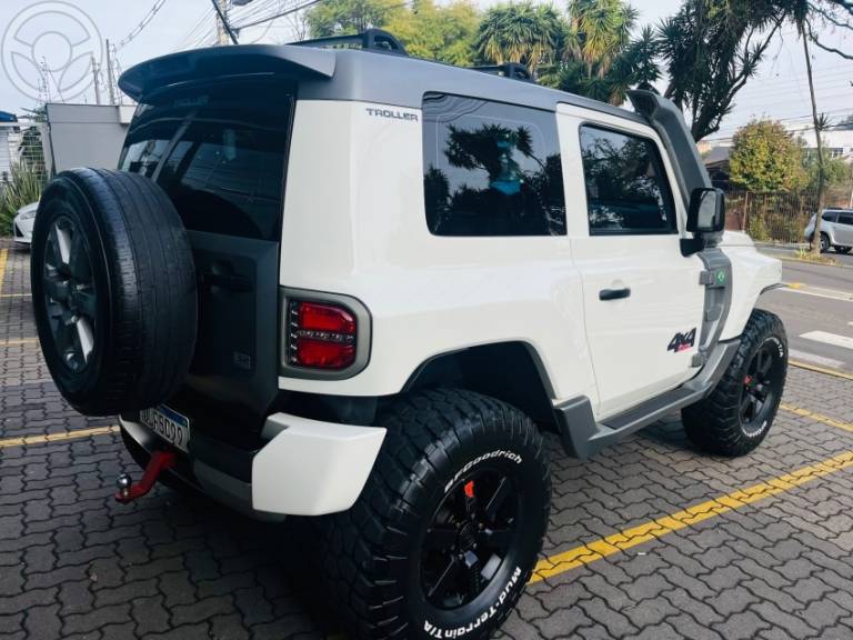 TROLLER - T4 3.2 XLT 4X4 20V TURBO INTERCOOLER DIESEL 2P MANUAL - 2016/2016 - BRANCA - R$ 165.900,00