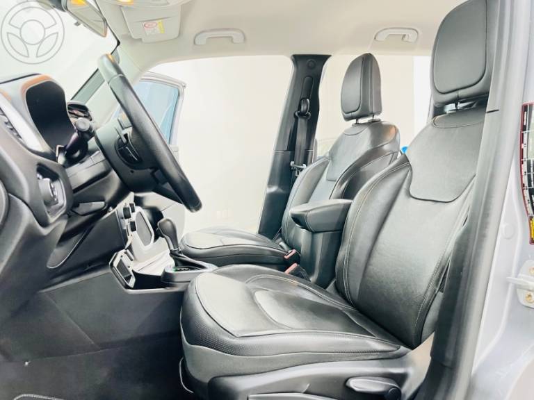 JEEP - RENEGADE 1.8 16V FLEX LONGITUDE 4P AUTOMÁTICO - 2021/2021 - PRATA - R$ 87.900,00