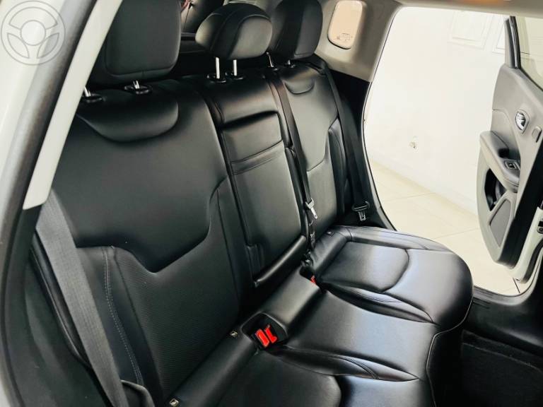 JEEP - COMPASS 2.0 16V FLEX LONGITUDE AUTOMÁTICO - 2017/2018 - BRANCA - R$ 93.990,00
