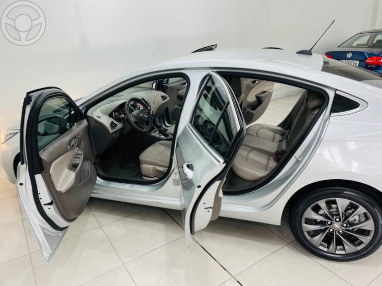 CHEVROLET - CRUZE 1.4 TURBO LTZ 16V FLEX 4P AUTOMÁTICO - 2016/2017 - PRATA - R$ 84.990,00