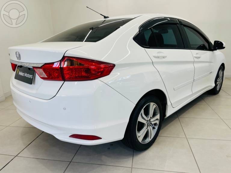 HONDA - CITY 1.5 LX 16V FLEX 4P AUTOMÁTICO - 2014/2015 - BRANCA - R$ 67.500,00
