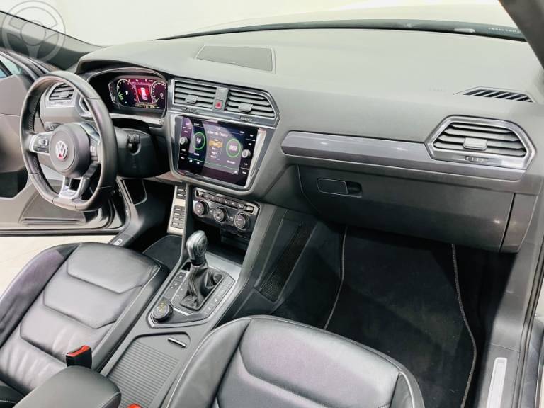 VOLKSWAGEN - TIGUAN 2.0 TSI R-LINE 16V TURBO 4P TIPTRONIC - 2020/2020 - CINZA - R$ 174.990,00