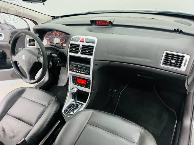 PEUGEOT - 307 2.0 PREMIUM 16V FLEX 4P AUTOMÁTICO - 2011/2012 - BRANCA - R$ 29.990,00