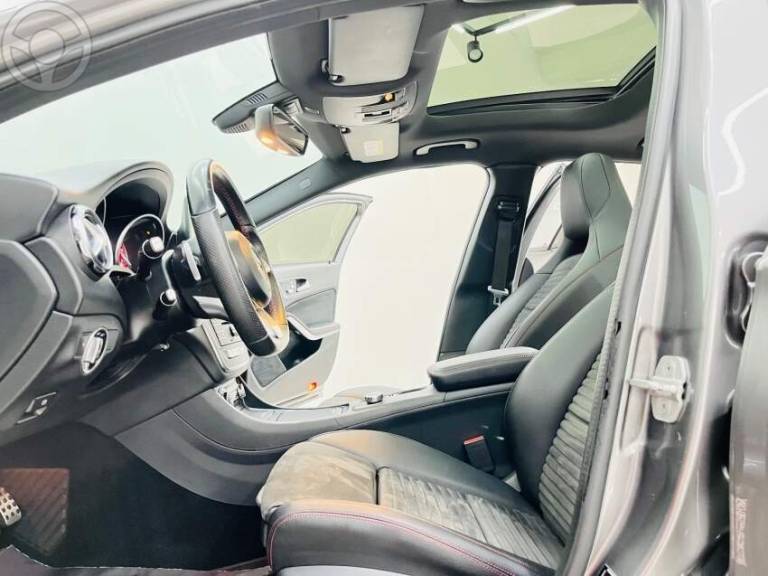MERCEDES-BENZ - GLA 250 2.0 16V TURBO SPORT 4P AUTOMÁTICO - 2018/2018 - CINZA - R$ 157.900,00