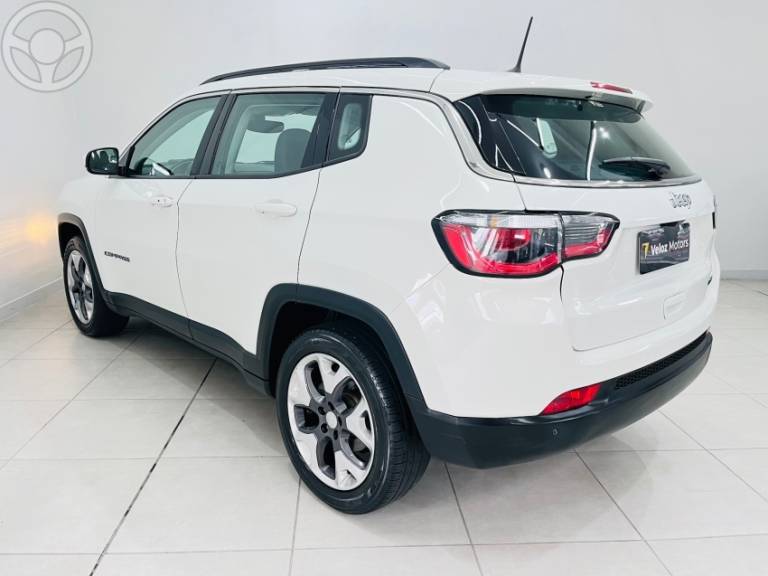 JEEP - COMPASS 2.0 16V FLEX LONGITUDE AUTOMÁTICO - 2018/2019 - BRANCA - R$ 97.900,00