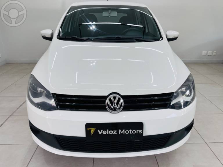 VOLKSWAGEN - FOX 1.0 MI TREND 8V FLEX 4P MANUAL - 2013/2013 - BRANCA - R$ 38.500,00