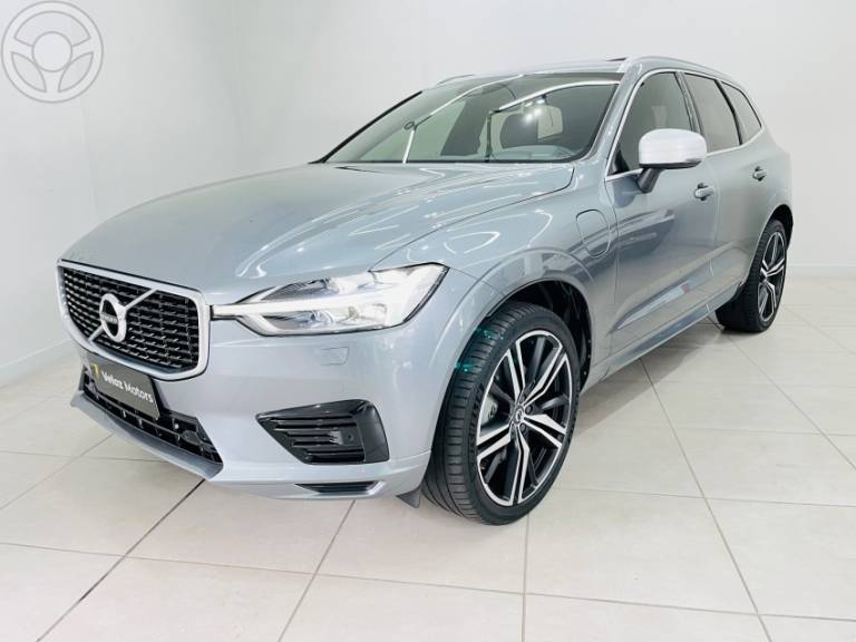 VOLVO - XC60 2.0 T8 R DESIGN HYBRID 4P AUTOMÁTICO - 2018/2019 - CINZA - R$ 209.900,00