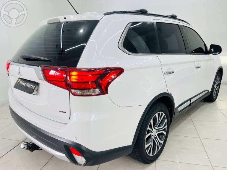 MITSUBISHI - OUTLANDER 2.2 4X4 16V DIESEL 4P AUTOMÁTICO - 2015/2016 - BRANCA - R$ 112.990,00