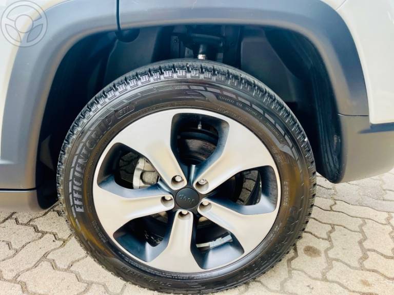 JEEP - COMPASS 2.0 16V FLEX LONGITUDE AUTOMÁTICO - 2017/2018 - BRANCA - R$ 93.990,00