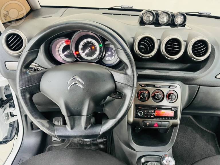 CITROËN - AIRCROSS 1.6 TENDANCE 16V FLEX 4P MANUAL - 2014/2015 - BRANCA - R$ 43.900,00